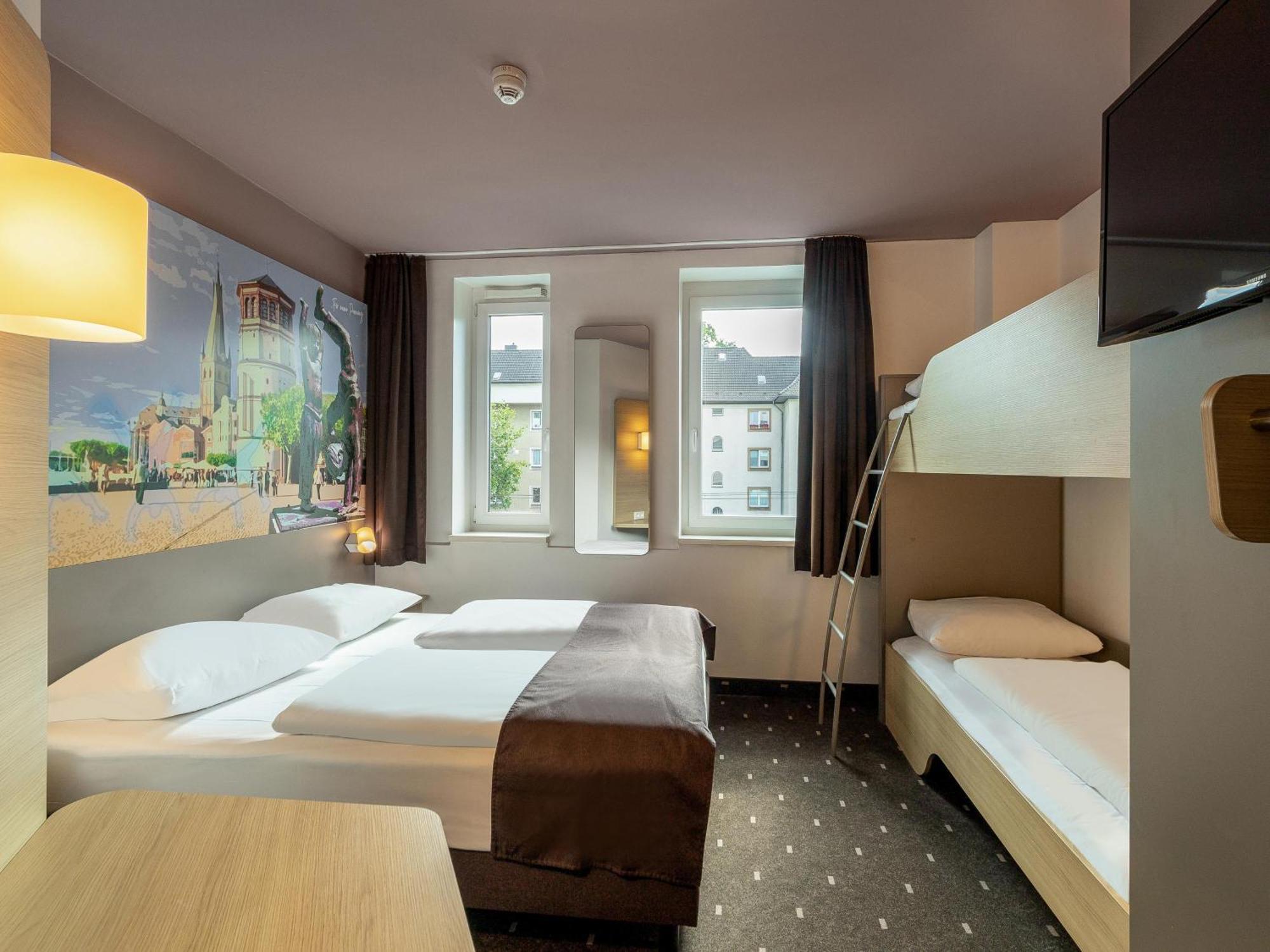 B&B Hotel Düsseldorf - Mitte Exterior foto