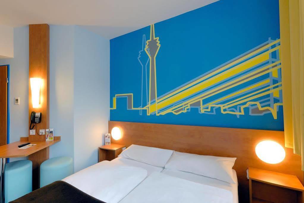B&B Hotel Düsseldorf - Mitte Exterior foto