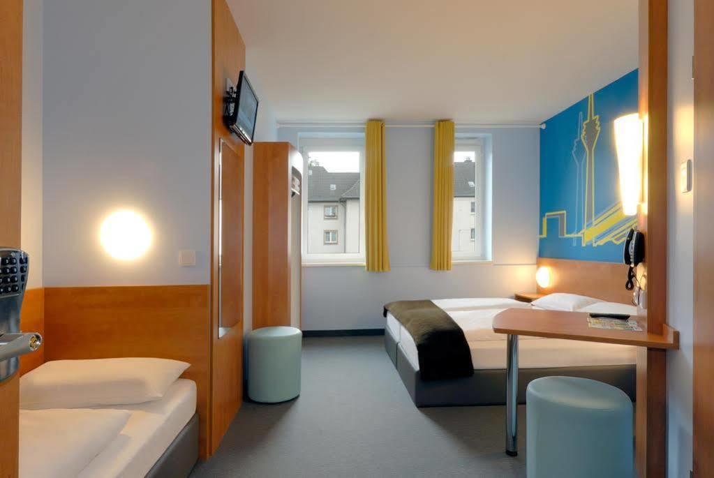 B&B Hotel Düsseldorf - Mitte Exterior foto